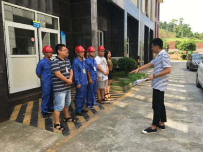 宜賓臨港自來(lái)水有限公司開展防洪防汛和消防安全應(yīng)急演練