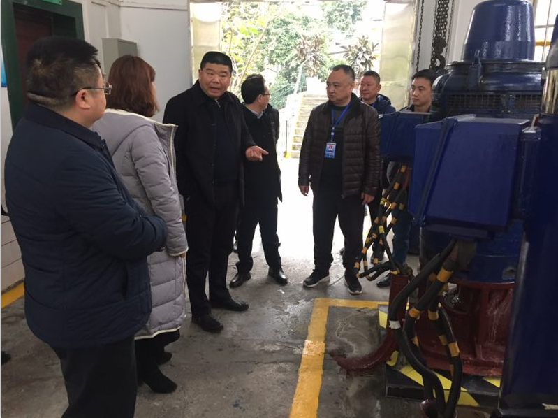 宜賓縣縣長(zhǎng)陳良云慰問(wèn)水廠職工