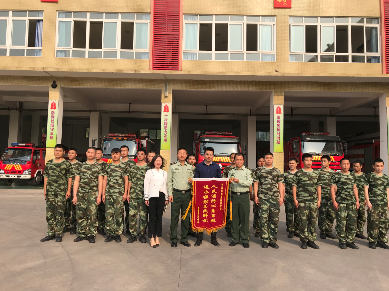 人民消防心系百姓 送水援助為民解憂