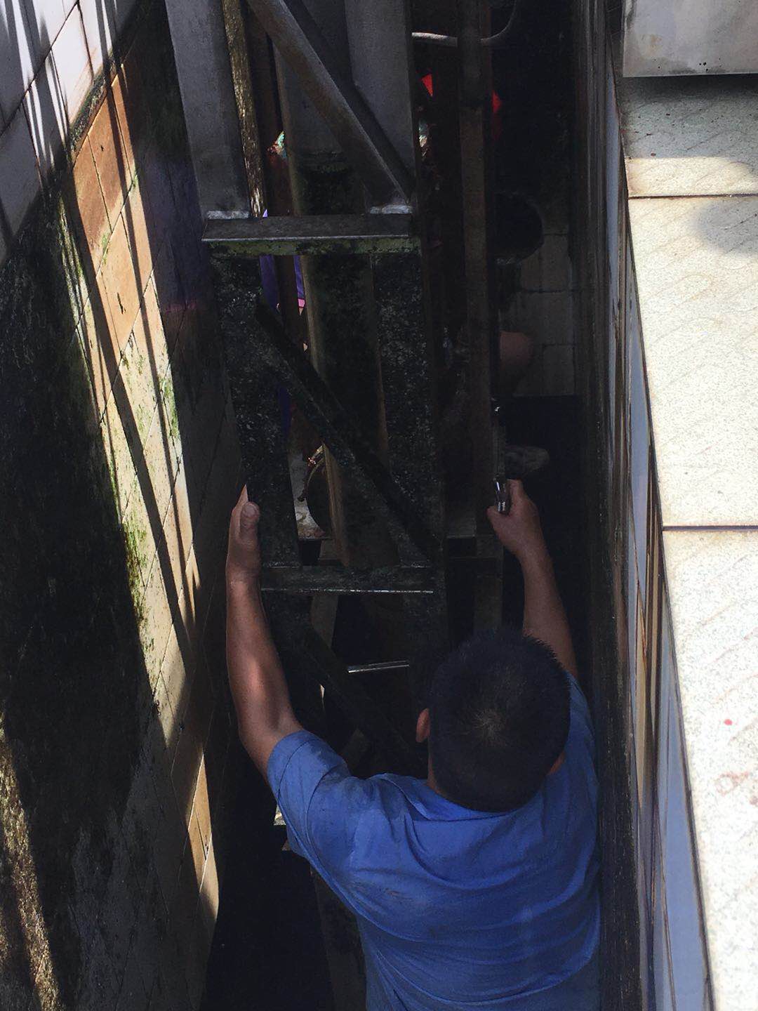 烈日中堅守使命 酷暑中保障供水