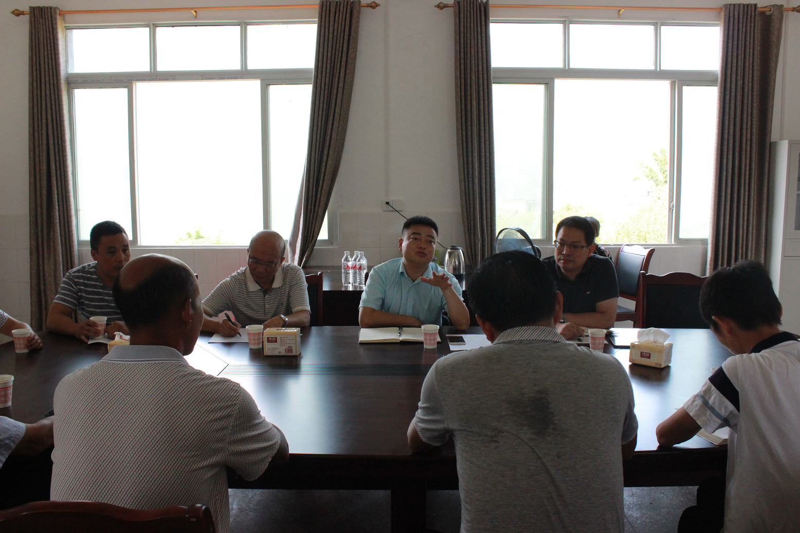 集團公司黨委書記郭彬一行調(diào)研脫貧攻堅工作