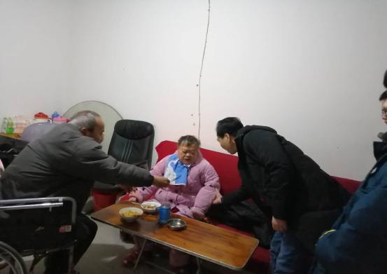 新春慰問傳深情? 聲聲問候暖人心