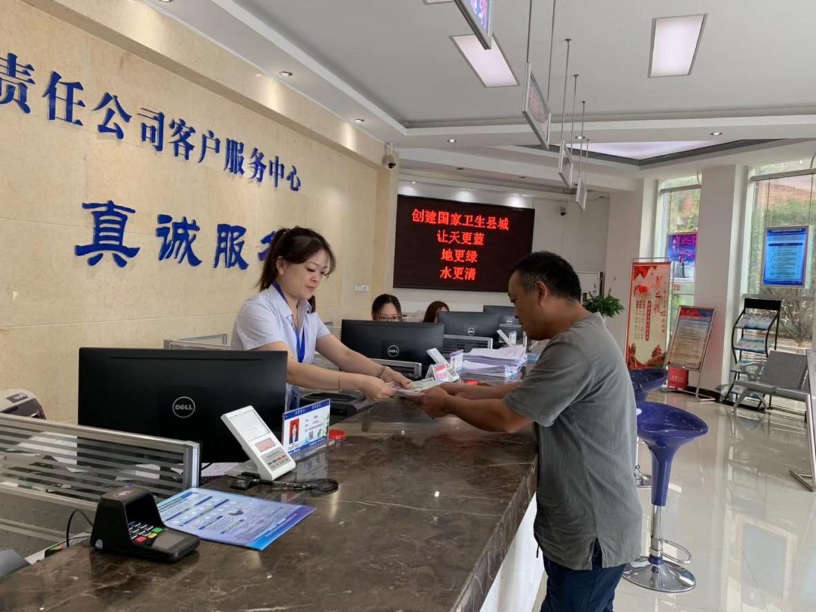 你我手牽手，爭(zhēng)做文明星