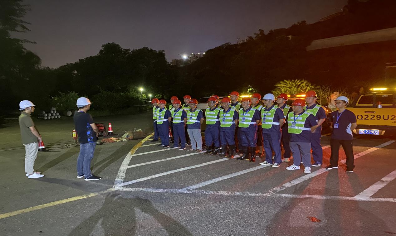 筑牢供水“安全墻”，管網(wǎng)部開展兩江管線 應(yīng)急搶修演練