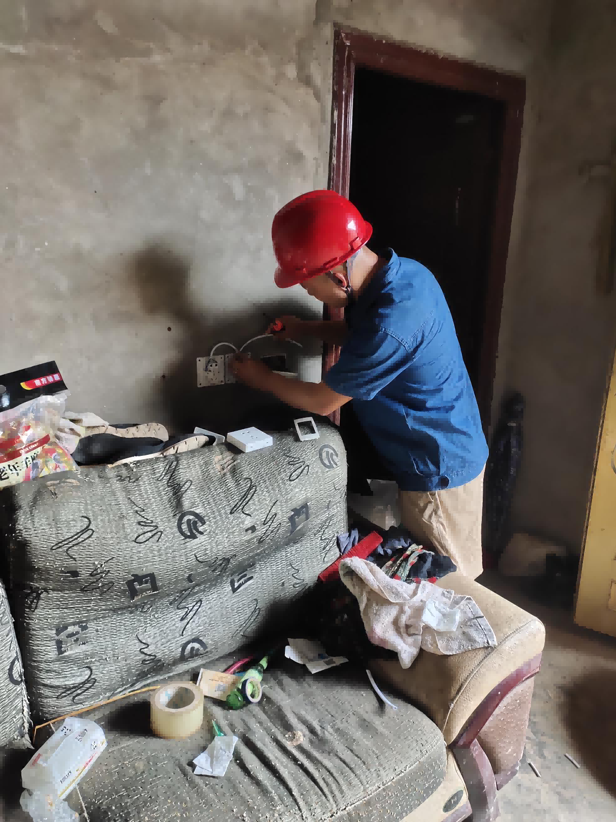 制水分公司黨支部開展慶“七一” 我為群眾辦實事實踐活動