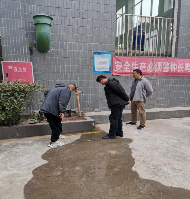 從嚴(yán)從細(xì)從實(shí)做好服務(wù)保障確?！皟蓵?huì)”期間安全供水